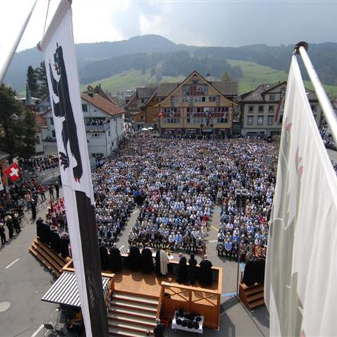 6 Landsgemeinde 2010 (17). Vergrösserte Ansicht