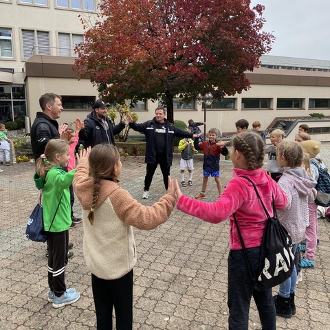 aufwärmen nach dem Zmittag_1885.JPG. Vergrösserte Ansicht