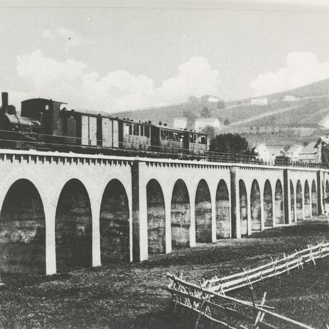 Viadukt im Betrieb, um 1905. Vergrösserte Ansicht