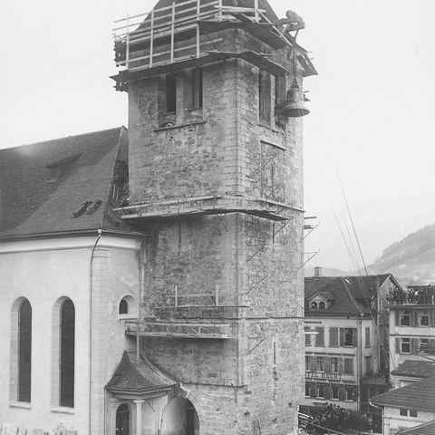 Entnahme der Männerglocke. Vergrösserte Ansicht