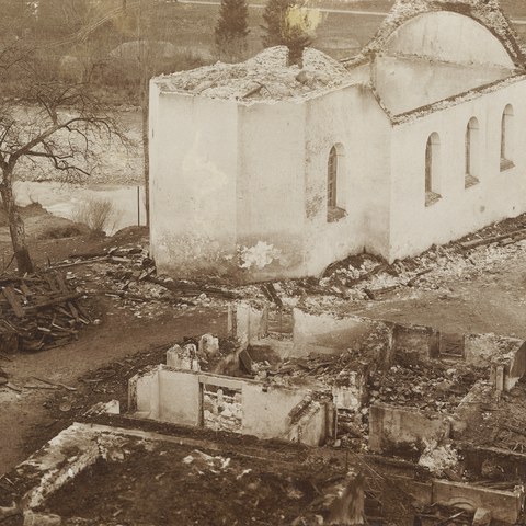 Brandruine der Kapelle St. Laurentius und des Gasthauses Rössli. (Quelle: Landesarchiv AI). Vergrösserte Ansicht