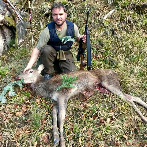 Erfolgreicher Jäger im Jagdbanngebiet.. Vergrösserte Ansicht