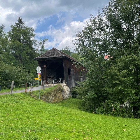 Bild 2: Aktuelle Aufnahme der Lankerbrücke (Quelle: Landesbauamt). Vergrösserte Ansicht